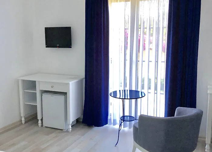 Yasemin (adults Only) Alaçatı